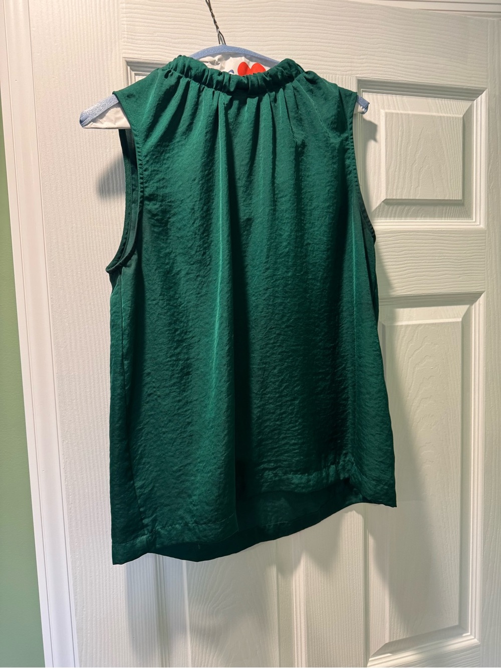 Ann Taylor Sleeveless Green silk Blouse with high tie back neck